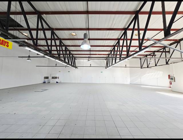 360M² RETAIL TO LET IN NORTH RIDING